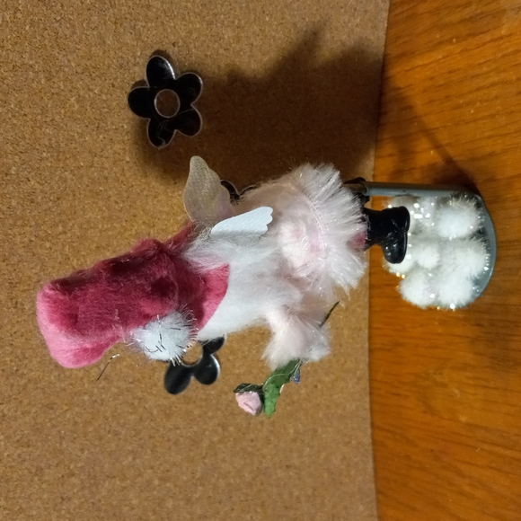 "Every home should own a knome."Cute angel knome Valentine barbie color theme 6" - Picture 3 of 7